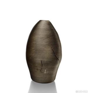 Object in oak