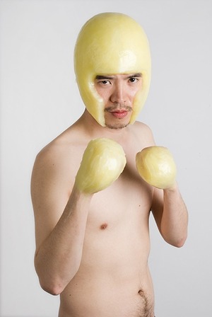 무제: 바셀린 헬맷과 장갑