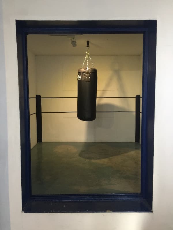 Sparring _ (sand bag) · mixed media · 가변설치 · 2017