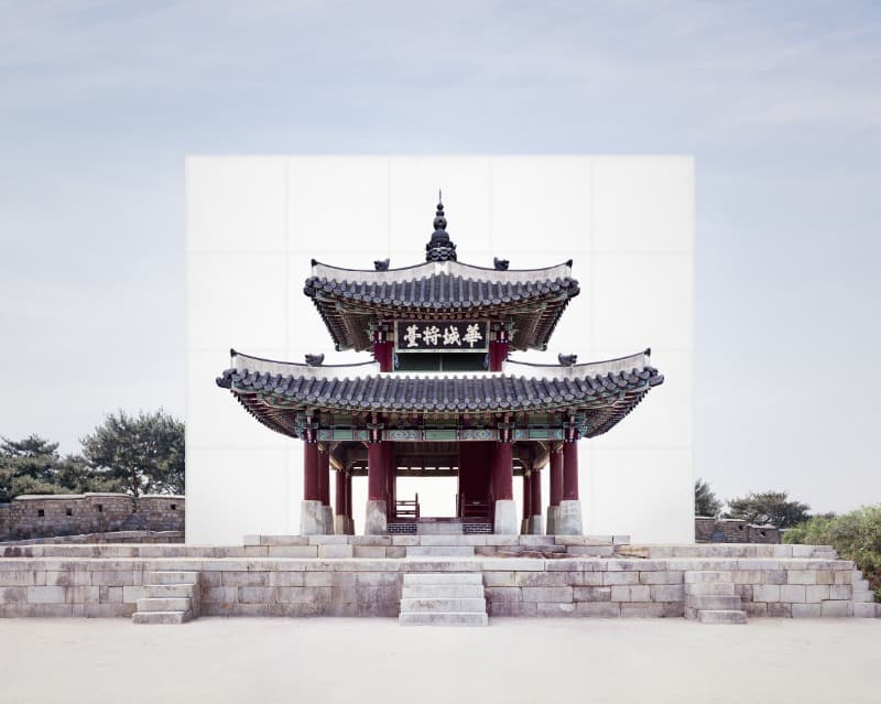 이명호 - 문화유산 #3–서장대 · 종이에 아카이벌 잉크젯 프린트 · 104×124cm · 2015