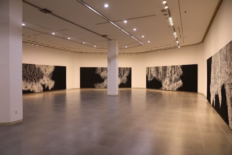 전시전경 · Exhibition view