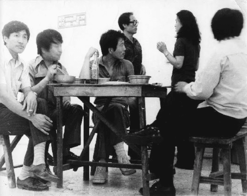 이강소 - Disappearance-Bar in the gallery · 1973
