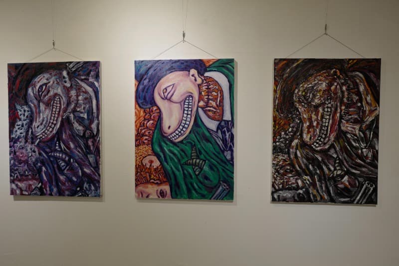 ‘박제된 환상’ 전시전경 · Exhibition view