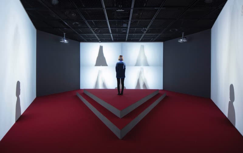 임봉호  부수다_2 · 다채널 영상_사운드_설치 · 가변크기 · 2019 · Im Bong-ho broke_2 · Multi-Channel Image_Sound_Installation