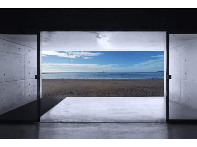 임창민 into a time frame_Morning in Jeju · Pigment Print. LED Monitor · 72x108cm · 2017
