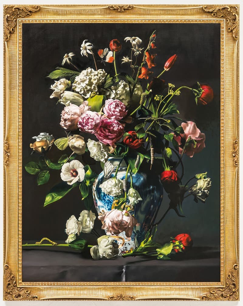 김성윤 Bouquet of Flowers in the White Porcelain Jar with a Blue dragon and Gems · Oil on linen in frame · 145.5 x 111.8 cm · 2019 · Bouquet of Flowers in the White Porcelain Jar with a Blue dragon and Gems · Oil on linen in frame