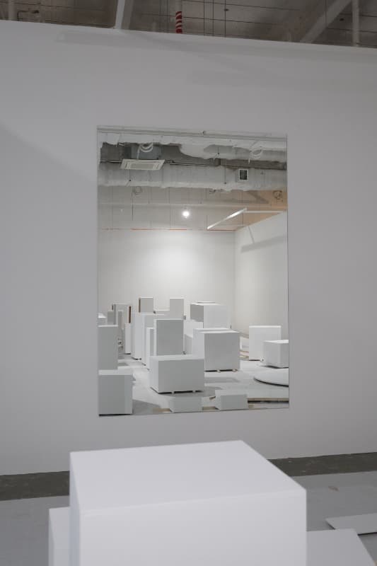 white noise - existed and disapeared_2 · 가변설치 · 2019