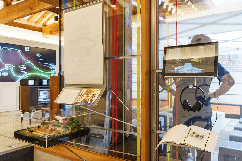 전시전경 · Exhibition view