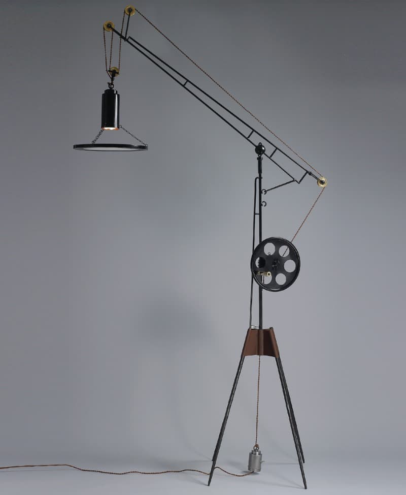 곽종범 도르래 플로어 · 조명_황동_철 · 63x140x250cm · 2014 · Pulley floor