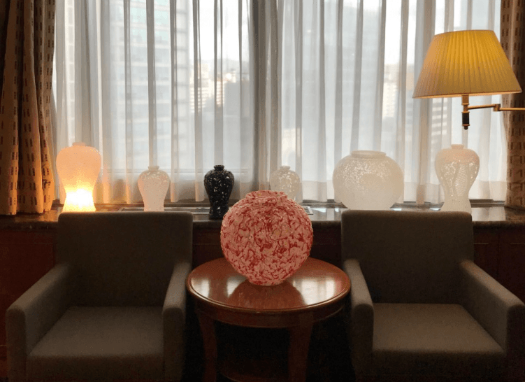 이정은_Eternal pottery series · variable installation.  Hotmelt · 2018 · Eternal pottery series · variable installation.  Hotmelt