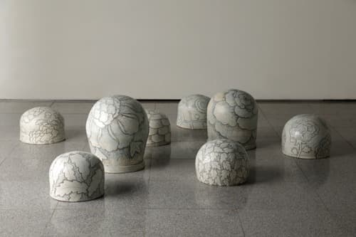 분청인화모란문스툴 시리즈 · 분청토_ 색화장토_ 재유 · 250x220x53cm · Ceramic series