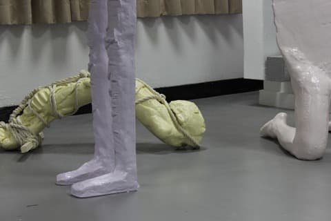 눈치 없이 굴다가 곤장을 쳐맞은 놈 · 2019 · A fool who got hit for being tactless.