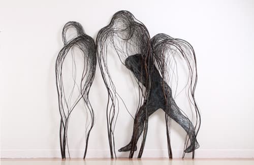 나를 본다 · 동파이프 구리선 산소용접 · 200x200x14(h)cm · 2009 · I see myself
