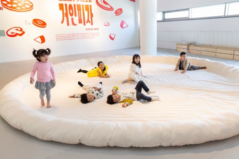 전시 전경 · Exhibition view