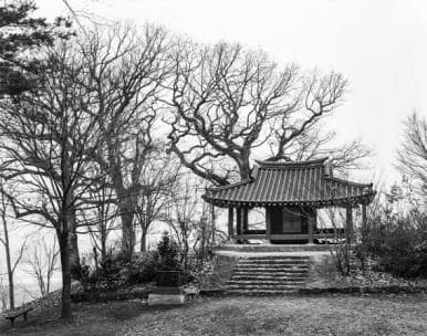 전남 담양 면앙정(全南 潭陽 俛仰亭) · Gelatin Silver Print · 50.8X60.96cm · 2016 · Myun-yang Pavilion in Damyang · Gelatin Silver Print