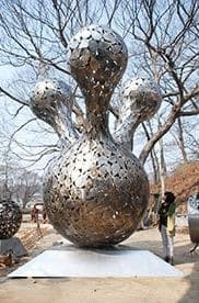 나무연못 · 스테인레스스틸 · 375×375×450cm · a wooden pond