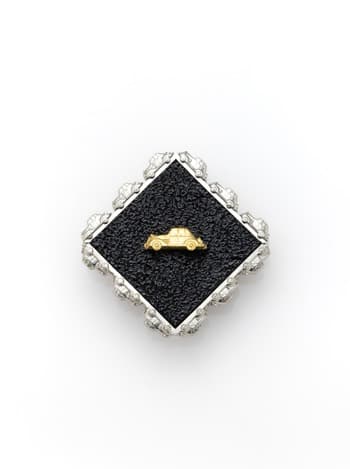 ego · Silver, Ottchil, Gold Plating, Brooch · 52x52x20mm · 2019 · ego · Silver, Ottchil, Gold Plating, Brooch
