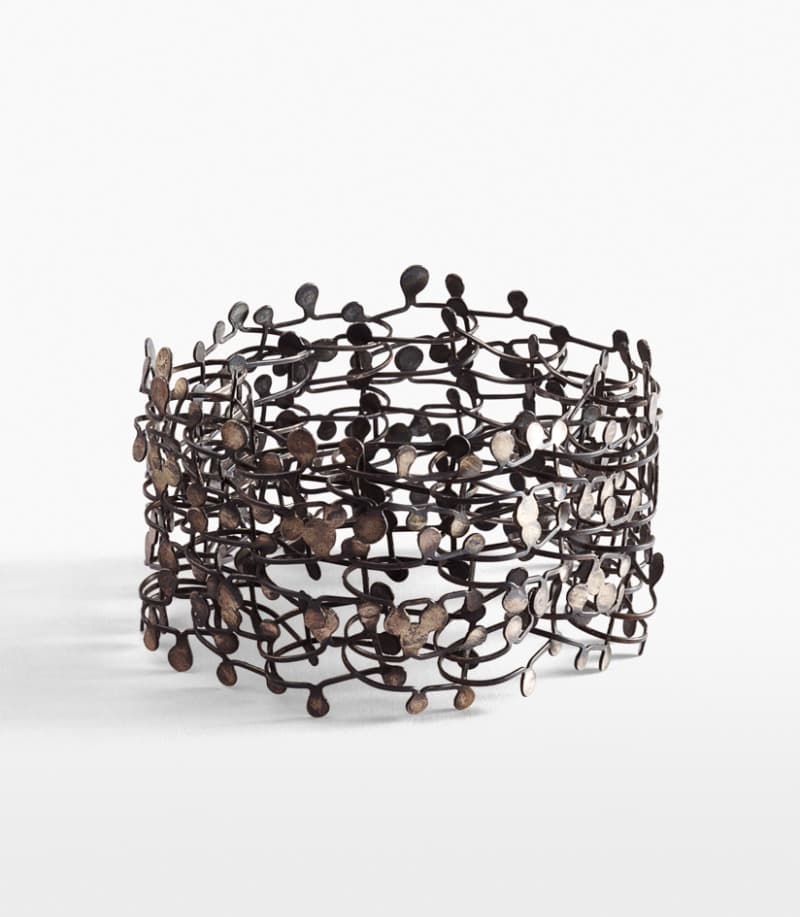 팔찌 · 산화된 은 · Ø7x4.5cm · 1999 · Bangle