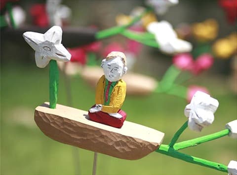 앉아 있는 남자 · 나무에 채색 · 2009 · Sitting man