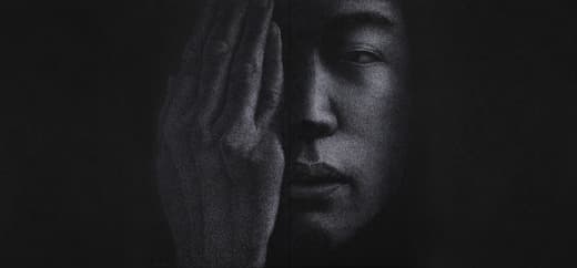 가려진 이면 · 장지, 먹, 수정테이프, 콘테, · 380x177.5cm · 2019 · Behind the scenes