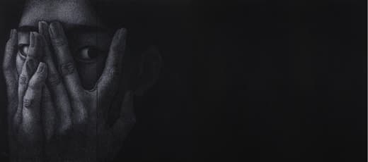 축적된 단상 · 장지, 먹, 수정테이프, 콘테, 아크릴 · 380x162.3cm · 2019 · Accumulated dais