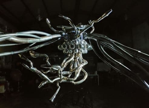 The Secret of Evolution # J-3 · 스틸, 스테인레스 스틸, 모터, 센서, LED · 320×500×230cm · 2019 · The Secret of Evolution # J-3