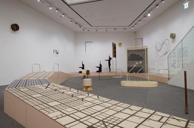 <사각 생각 삼각> 전시전경 · Installation view