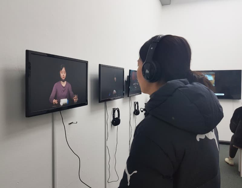 <비트윈 더 라인스> 전시전경 · installation view