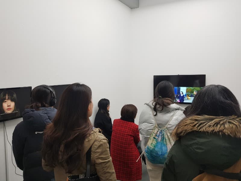<비트윈 더 라인스> 전시전경 · installation view