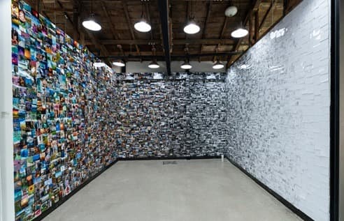 최요안_색즉시공 공즉시색 · 사진, 설치 · 2019 · All is vanity, Vanity is all. · Photo, Installation