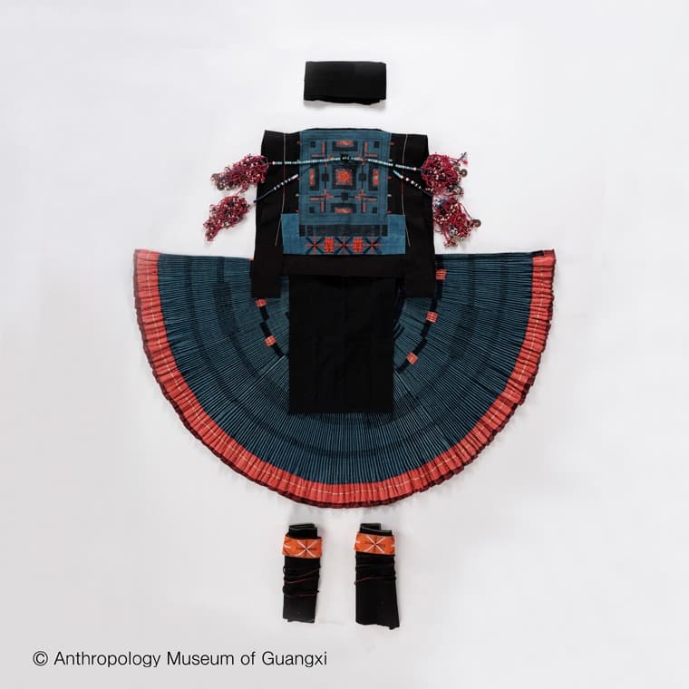 <아름다운 순간: 중국 광시 복식문화> 전시자료 · exhibition work