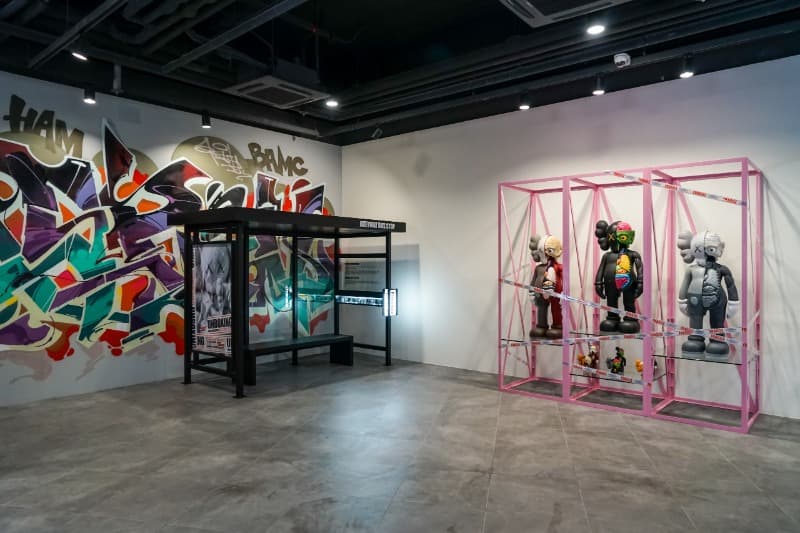 <UNBOXING : KAWS Collection> 전시전경 · Installation view