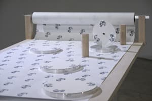 이의성_원심분리포장지 · 가변크기 · 2019 · Lee Ui-seong_Centrifugal wrapping