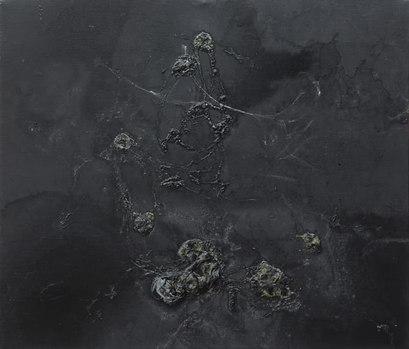 캔버스와 물감의 관계 · 캔버스에 아크릴, 피임용 콘돔 오브제 · 45.5x53 cm · 2019 · Intercourse of surface and medium · Acrylic on Canvas, Contraceptive Objet