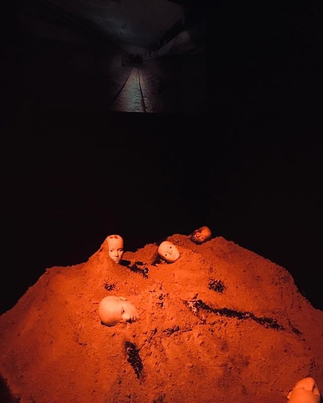 Mine 갱도 · Sand, Mannequin , NaHCO2 · 2020 · Mine · Sand, Mannequin , NaHCO2