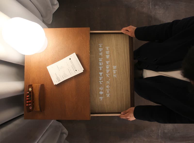 <달걀 프라이와 토스트 한 조각> · 전시전경