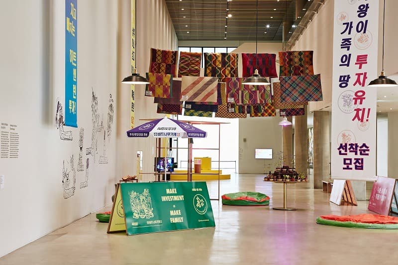 전시전경 · Exhibition view