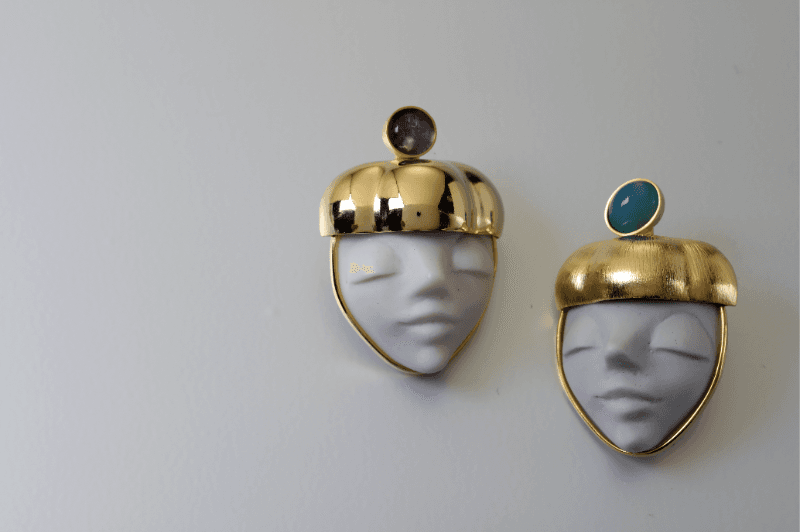 Narcissus · Silver, agate, flow light · 각 3.2x2.9, Brooch · 2020 · Narcissus