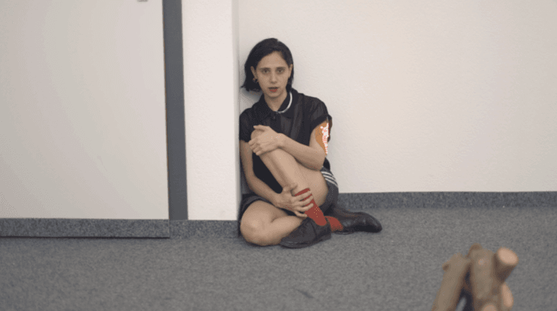 테크노 출산//미래 가능한 선물(先物)의 노래 · 단채널비디오 · 15분 13초 · 2019 [출처] 두산갤러리 홈페이지 · Sing-Channel Video