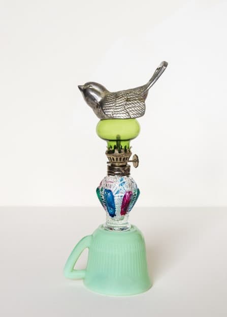 박희자, 1유로 트로피-Bird lamp · Archival pigment print · 30 x 42 cm · 2020 · Archival pigment print