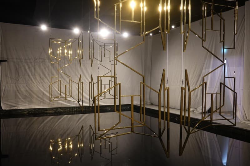 창문의 크기와 개수로 측정되는 삶 · Four pieces of metalwork, water-filled frame · 2020