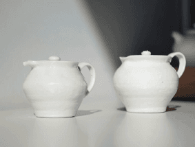 긴 물대가 사라진 K-pot 다관 홍우경 작 · 사진제공 공근혜갤러리