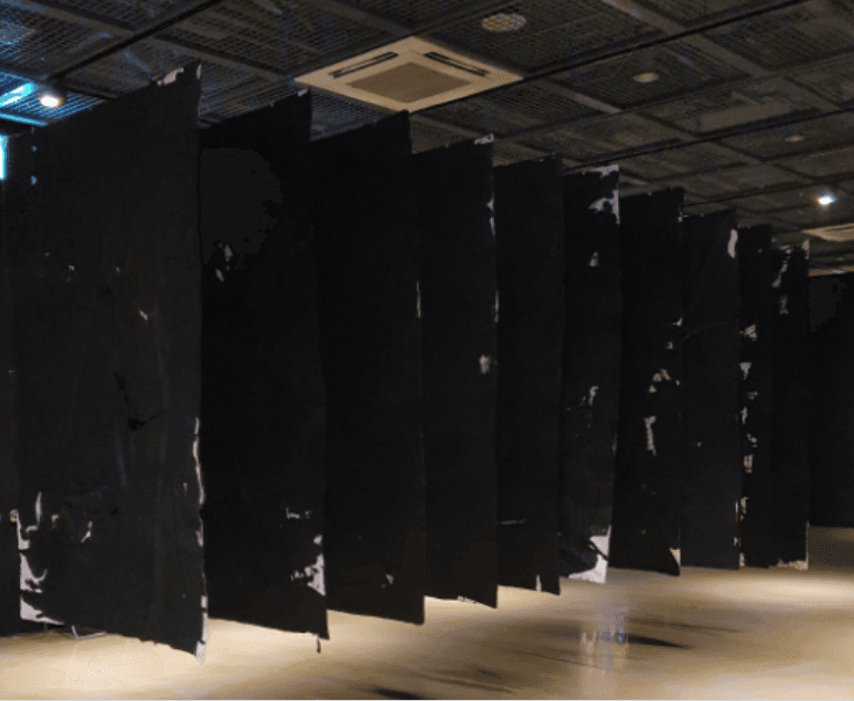 권기철 - 사랑 후 남겨진 무게 · 한지위에 먹 · 245x123cm x 20ea · 2020