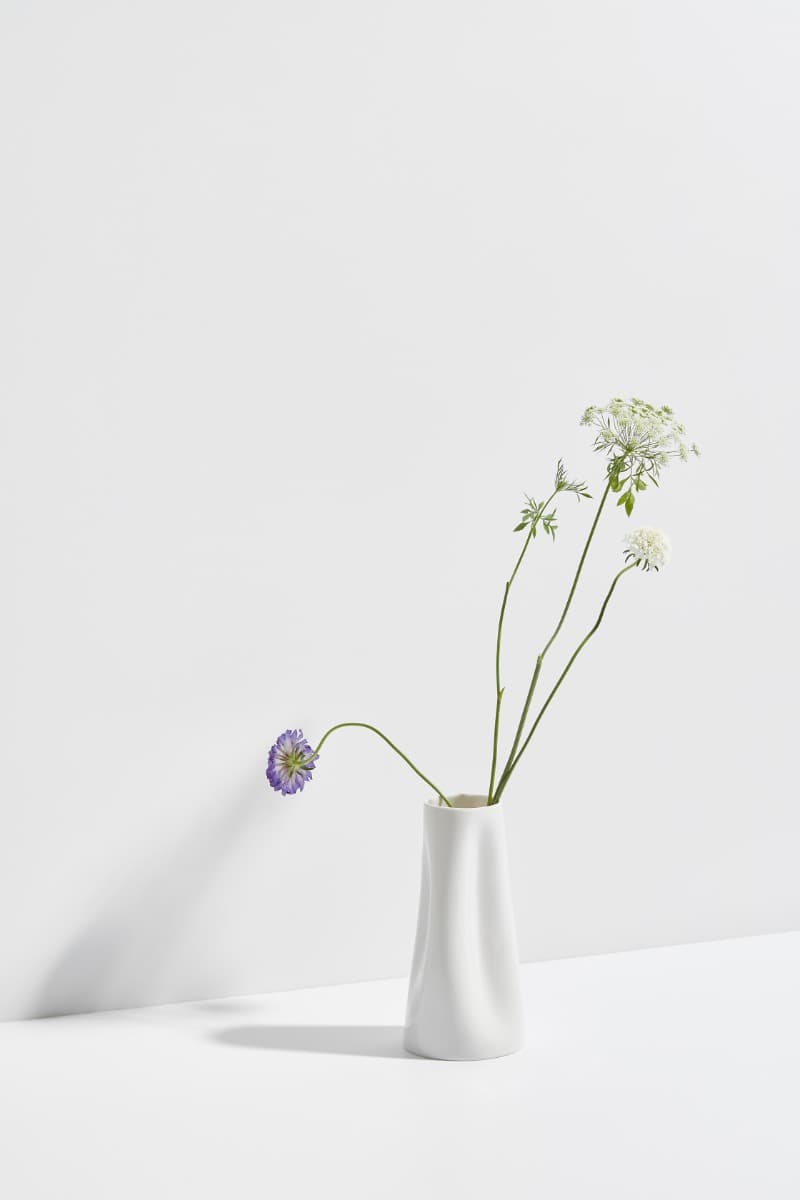 Colle- Yanggu Moon Jar · Porcelain · Ø50 x Ø80 x h170(mm) · 2020 · Colle- Yanggu Moon Jar · Porcelain