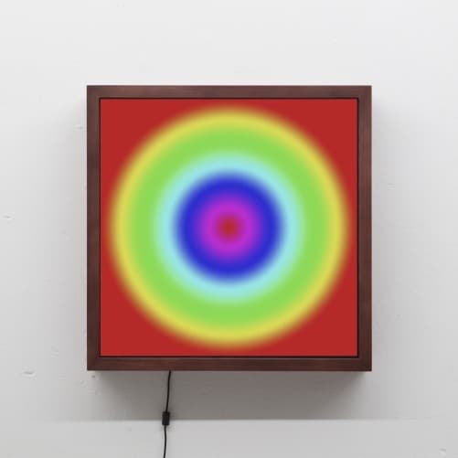 더 뜨거운 태양 0002 · Archival pigment print on a light box · 53x53cm · 2019 · Archival pigment print on a light box