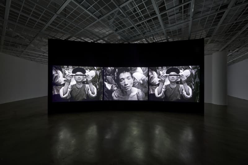 능지(凌遲):: 기록 사진의 전율 · DVD로 변환된 슈퍼 16mm, 3채널, 흑백, 무성 · 21분 4초 · 2002 (출처= 아트선재센터)