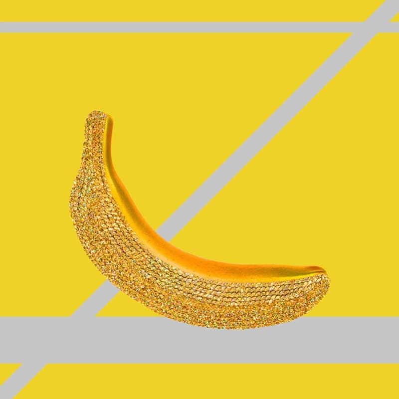 gold banana · digital pigment print & spangle · 35X35cm · 2021 (출처= 언주라운드) · gold banana · digital pigment print & spangle