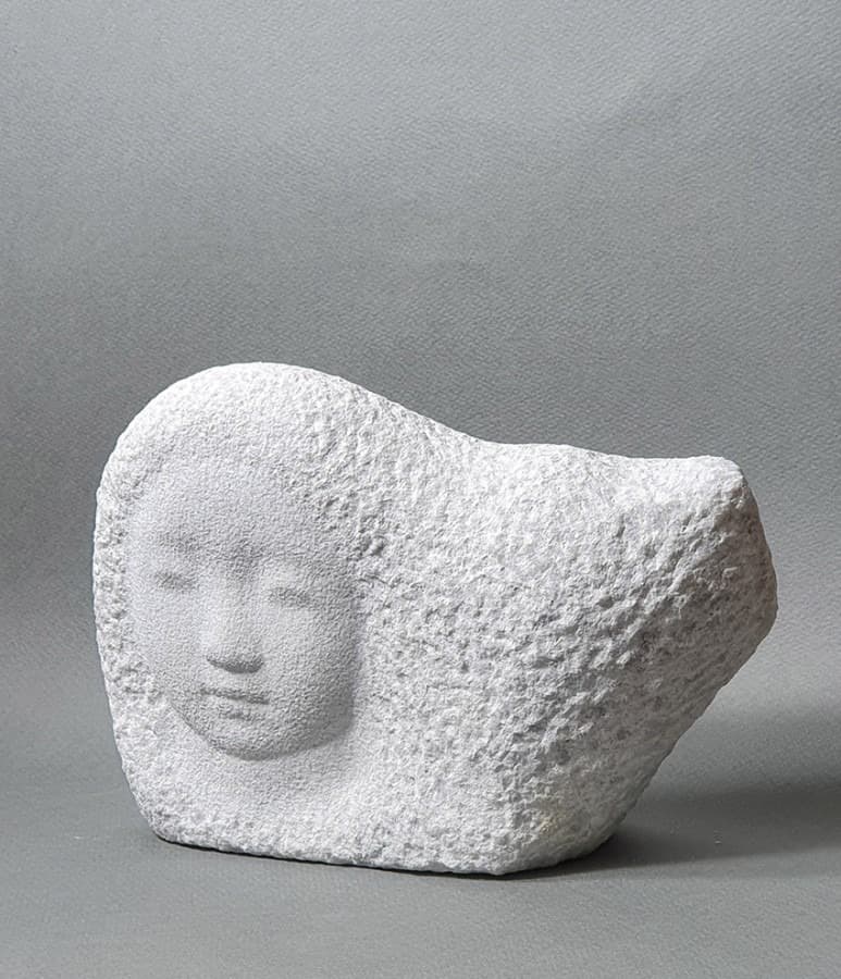 얼굴 · 대리석 · 26x9x18cm · 2019 (출처= 누크갤러리) · Face · Marble
