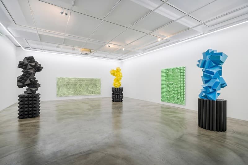 전시전경 · (출처= 갤러리시몬) · Installation view of Anechoic Figures