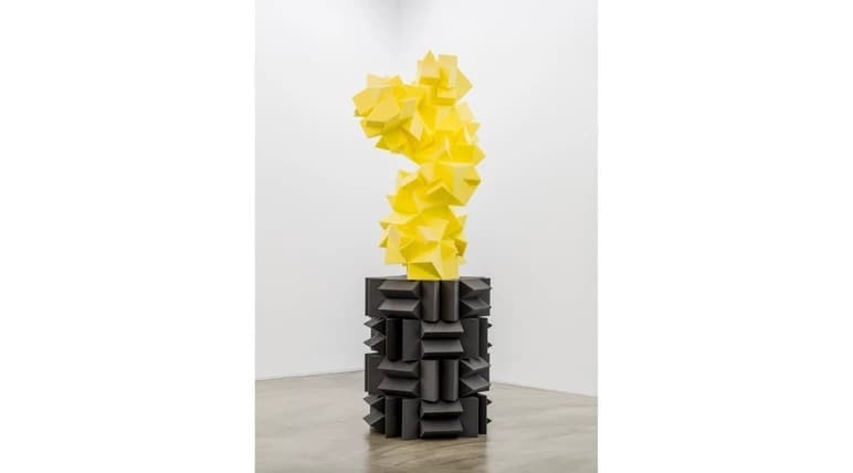 Silent Memorial-II · Sponge, Wood, Styrofoam · 300 x 100 x 100cm · 2021 (출처= 갤러리시몬) · Silent Memorial-II · Sponge, Wood, Styrofoam